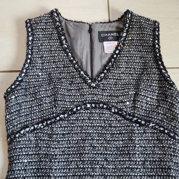 CHANEL 06A Tweed Dress w/Sequins [size 42] - Picture 2 of 12